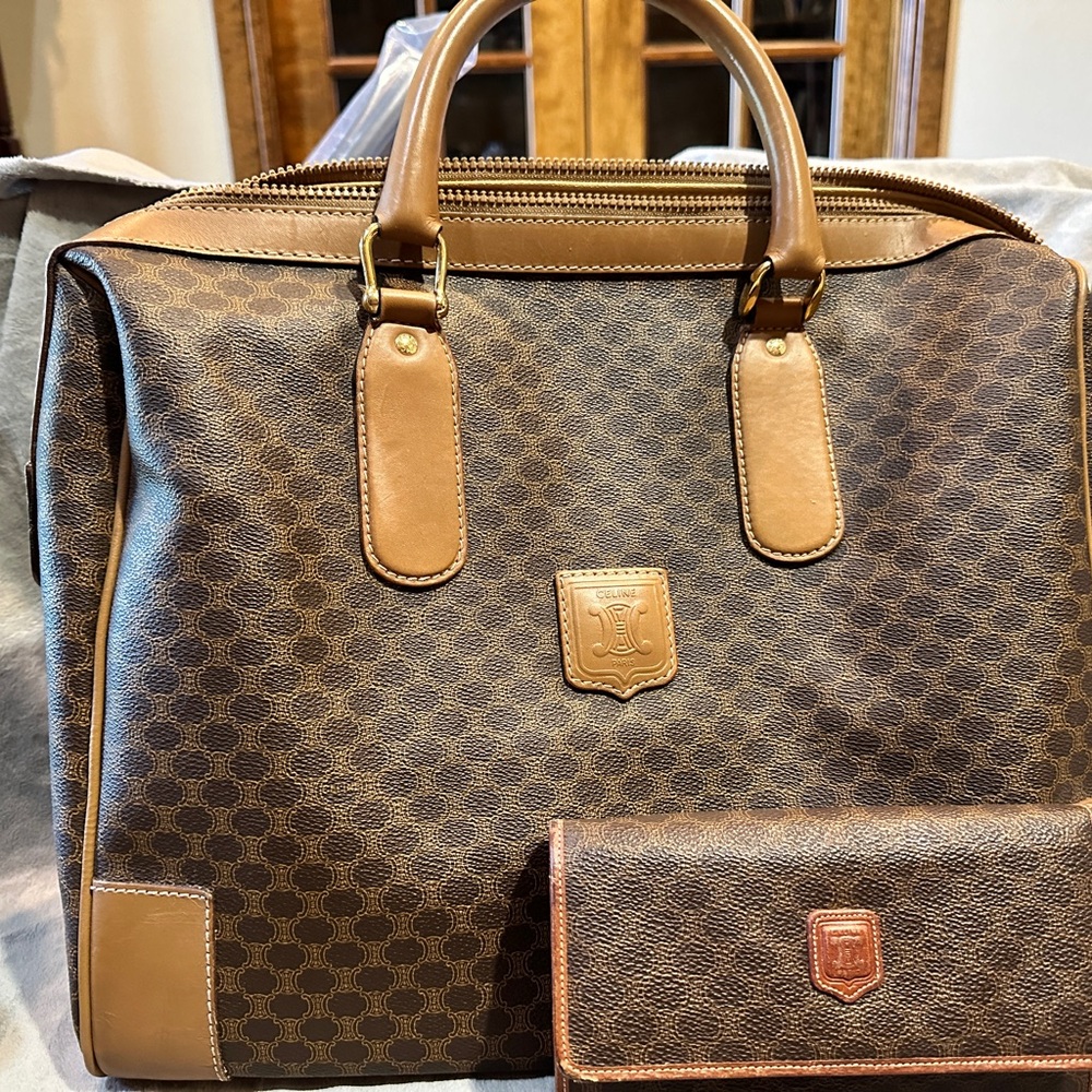 Celine Boston with wallet